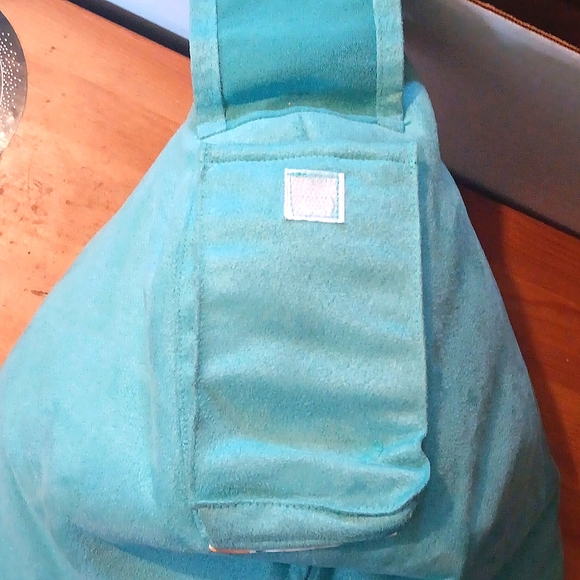 The Bookseat- In-bed book holder pillow - Picture 3 of 8